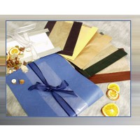 Gift wrapping paper bag with cellophane front window 